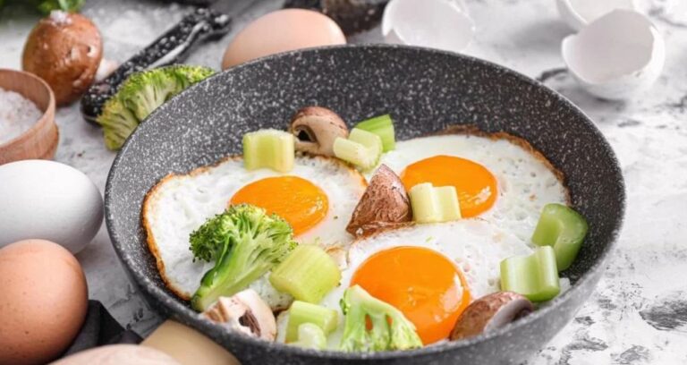 Чим корисна яєчня і чому варто снідати цією стравою