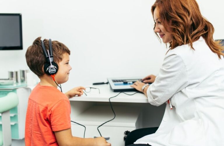 Отличия проведения аудиометрии у взрослых и детей