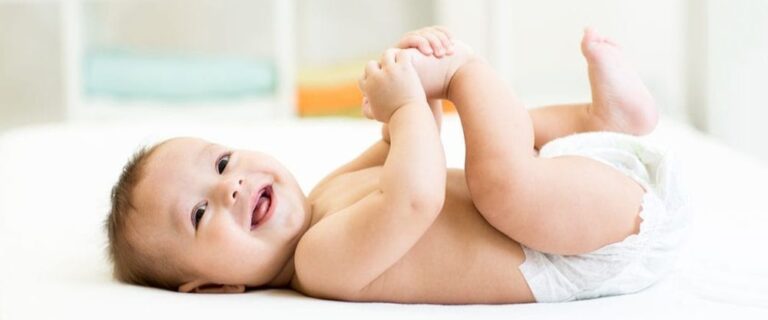 Як вибрати найкращі підгузки для вашого малюка: види, розміри, матеріали